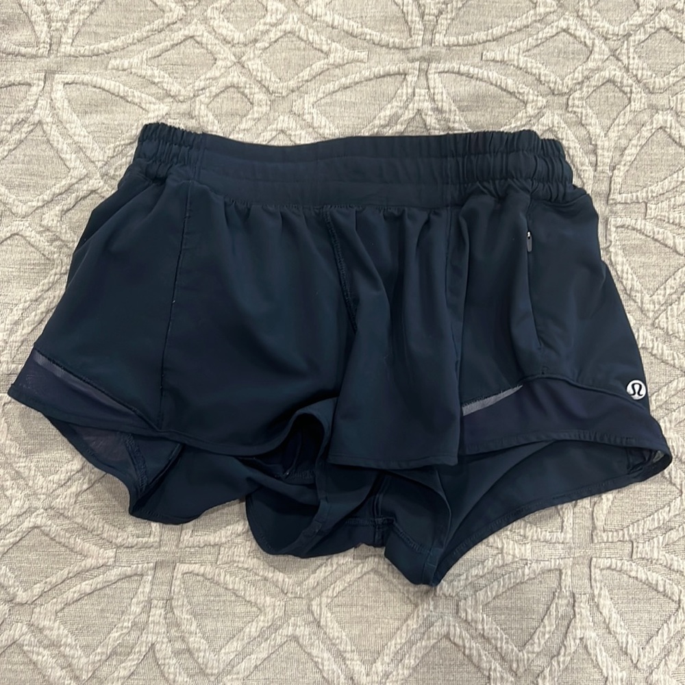 LULULEMON HOTTY HOT SHORT 2.5 inseam low rise